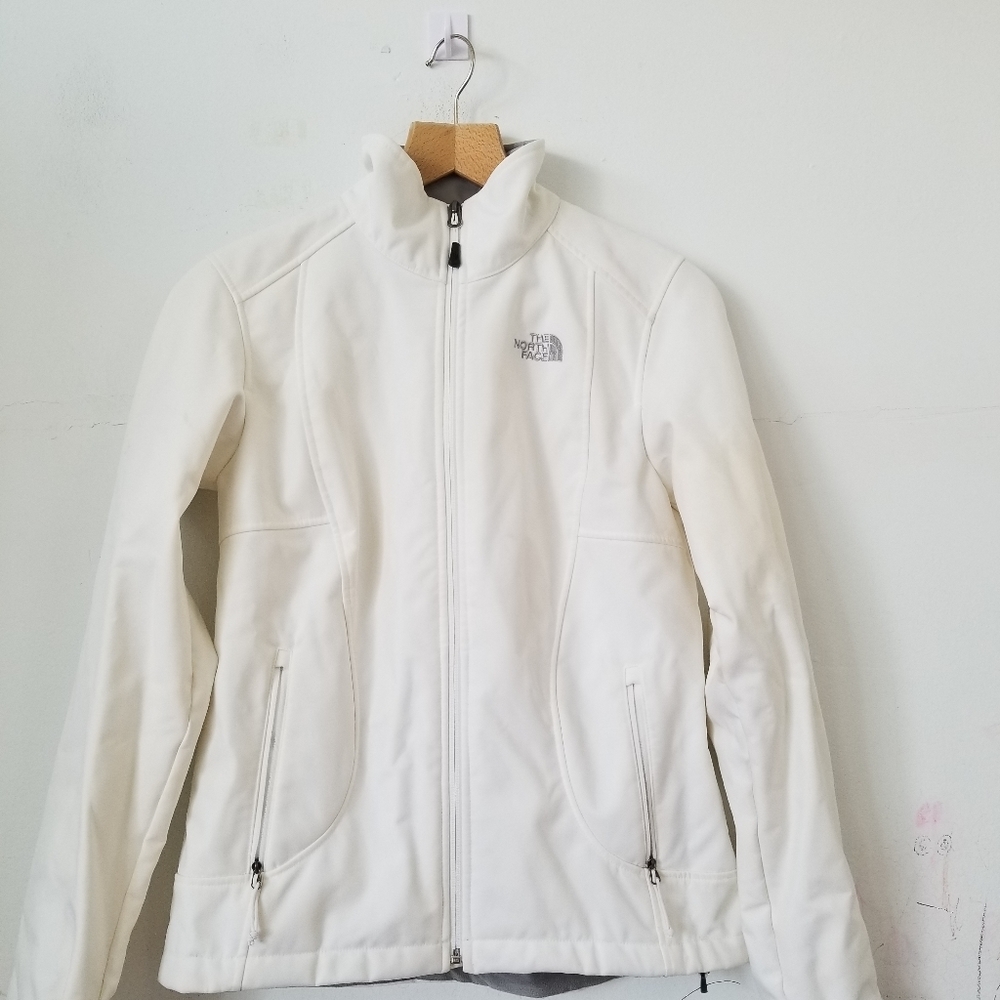 The North Face White Jacket
Like new very good quality thick jacket